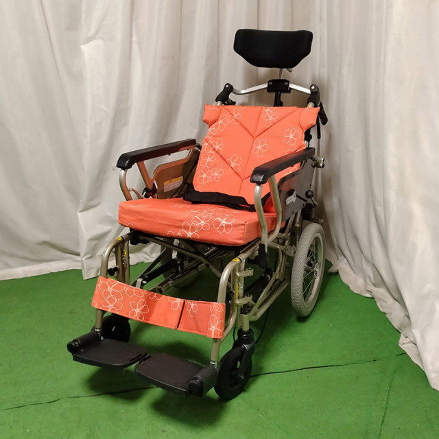 【中古 リクライニング車椅子 Aランク】カワムラサイクル あい&ゆう