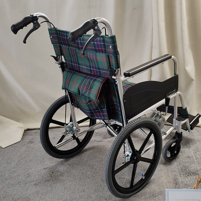 【中古 車椅子 Aランク】松永製作所 介助式車椅子 AR-301(42幅) (WCM