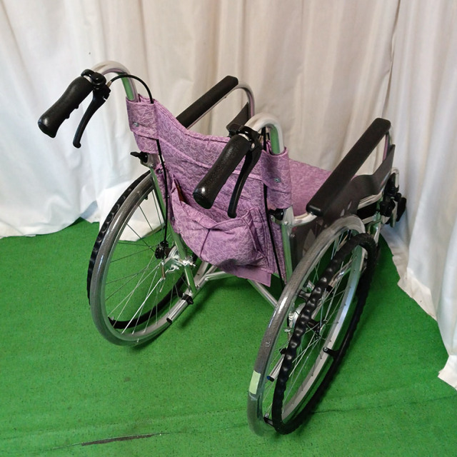 中古 車椅子 Aランク】松永製作所 自走式車椅子 SA-100 (WCMA247-P-A)