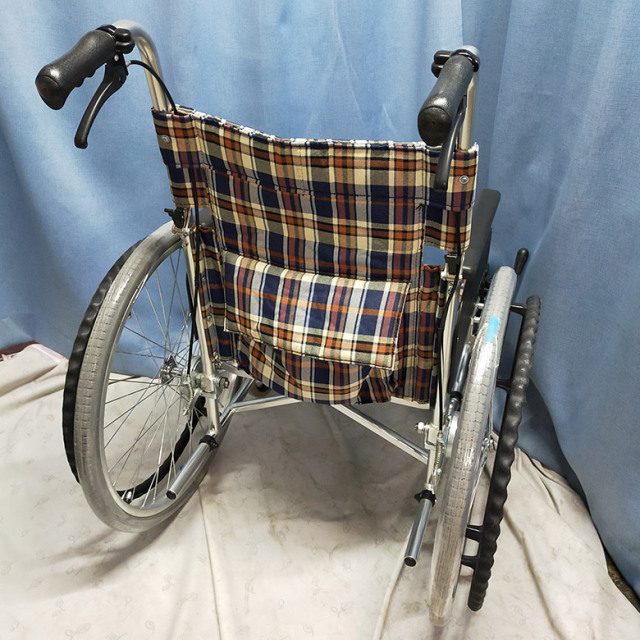 【中古 車椅子 Aランク】松永製作所 自走式車椅子 AR-511B（WCMA283-