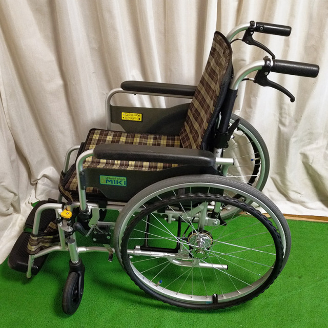 中古 車椅子 Aランク】ミキ 自走式車椅子 SKT-4 (WCMI227-BR-A)