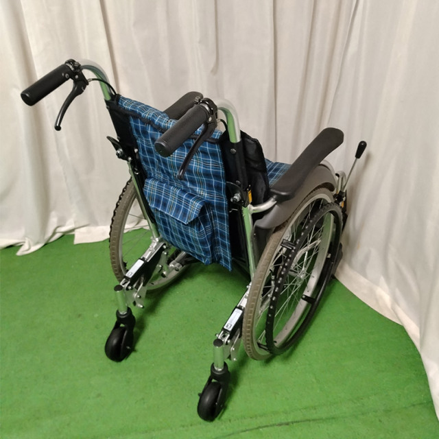 中古 自走式車椅子「スキット 6輪車」（ミキ／SKT-5／自走式／多機能タイプ／Aランク）[WCMI273-A]