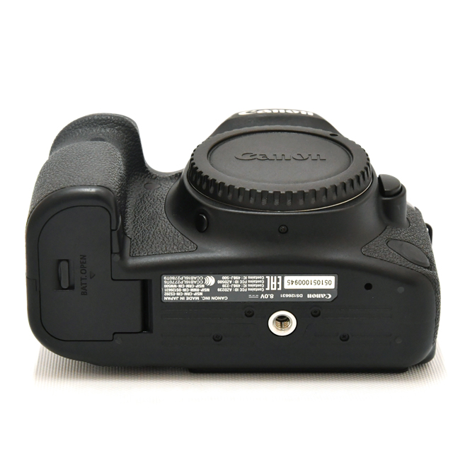 EOS 6D Mark II �{�f�B