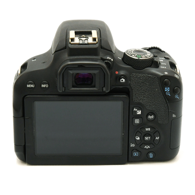 EOS Kiss X9i �{�f�B