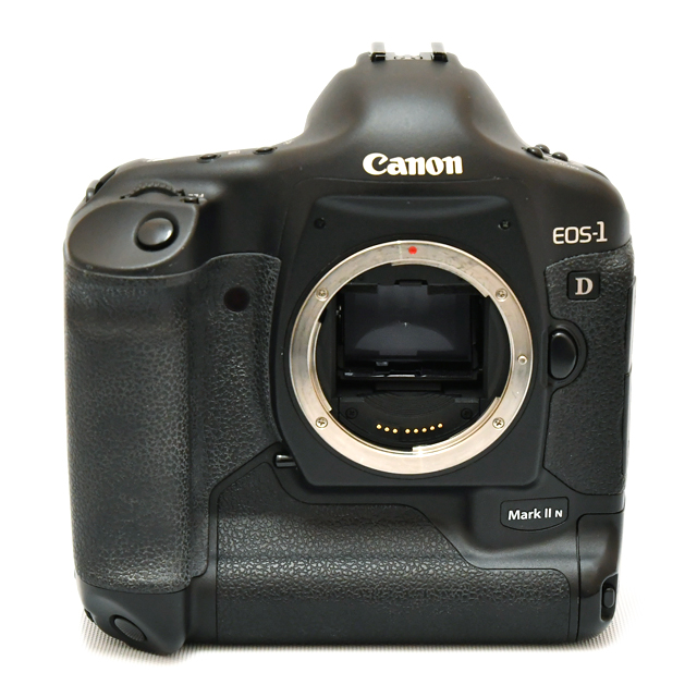 EOS-1D Mark II �{�f�B