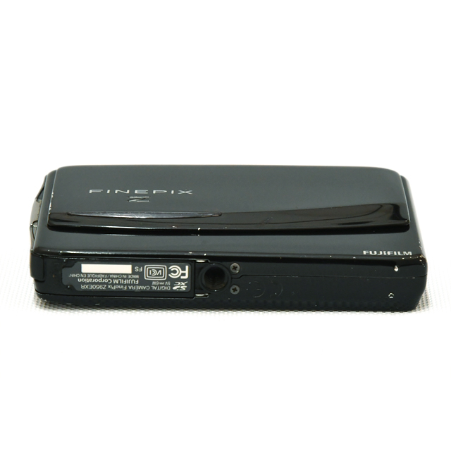 FinePix Z950EXR [�u���b�N]