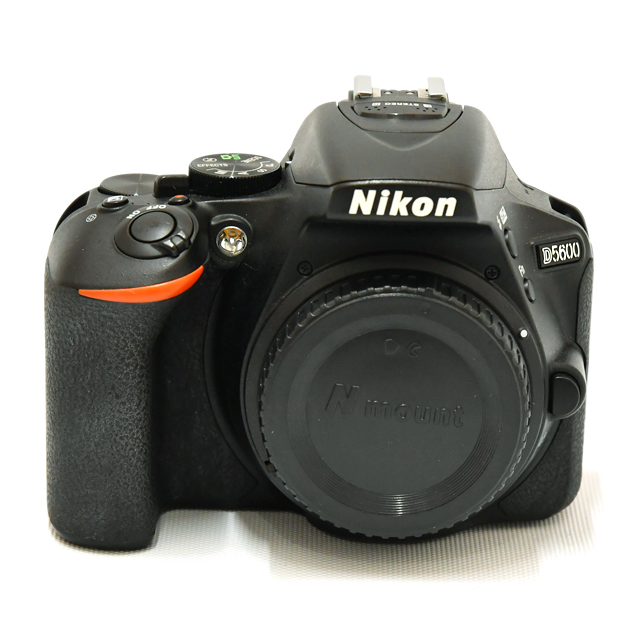 D5600