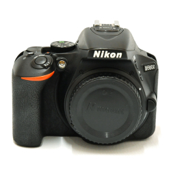 D5600