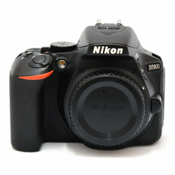 D5600