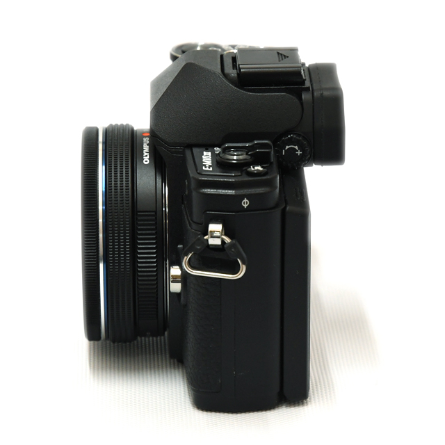 中古】オリンパス ミラーレス一眼 OM-D E-M10 Mark III ブラック