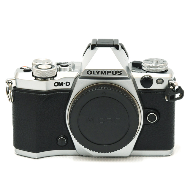 中古】オリンパス ミラーレス一眼 OM-D E-M5 Mark II シルバー【B】 