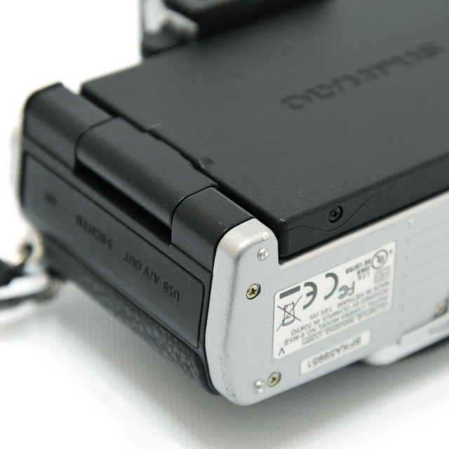 中古】オリンパス ミラーレス一眼 OM-D E-M5 Mark II シルバー【B】