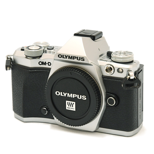 中古】オリンパス ミラーレス一眼 OM-D E-M5 Mark II シルバー【B】