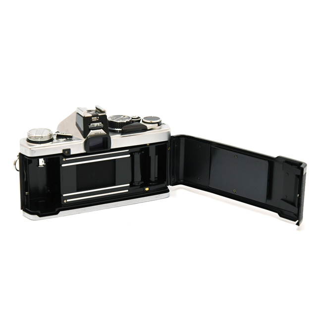 中古】オリンパス フィルム一眼レフ OM-2N シルバー【B】