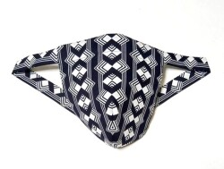 黒猫　ダイヤ繋ぎ（特岡生地）｜菱形が繋ぐお守り