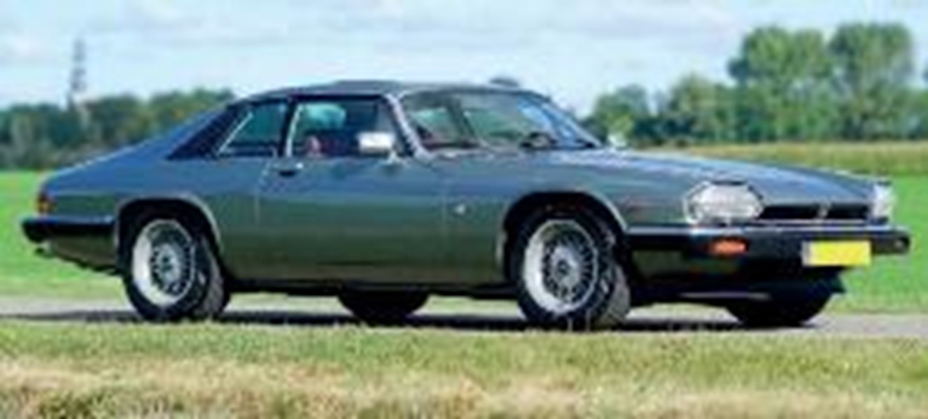 予約品　2026年2月頃　ミニカー　NOREV（ノレブ） ダイキャストモデル　1/18　182623　ジャガー XJ-S 5.3 H.E. クーペ 1986 メタリックセージグリーン　3551091826231