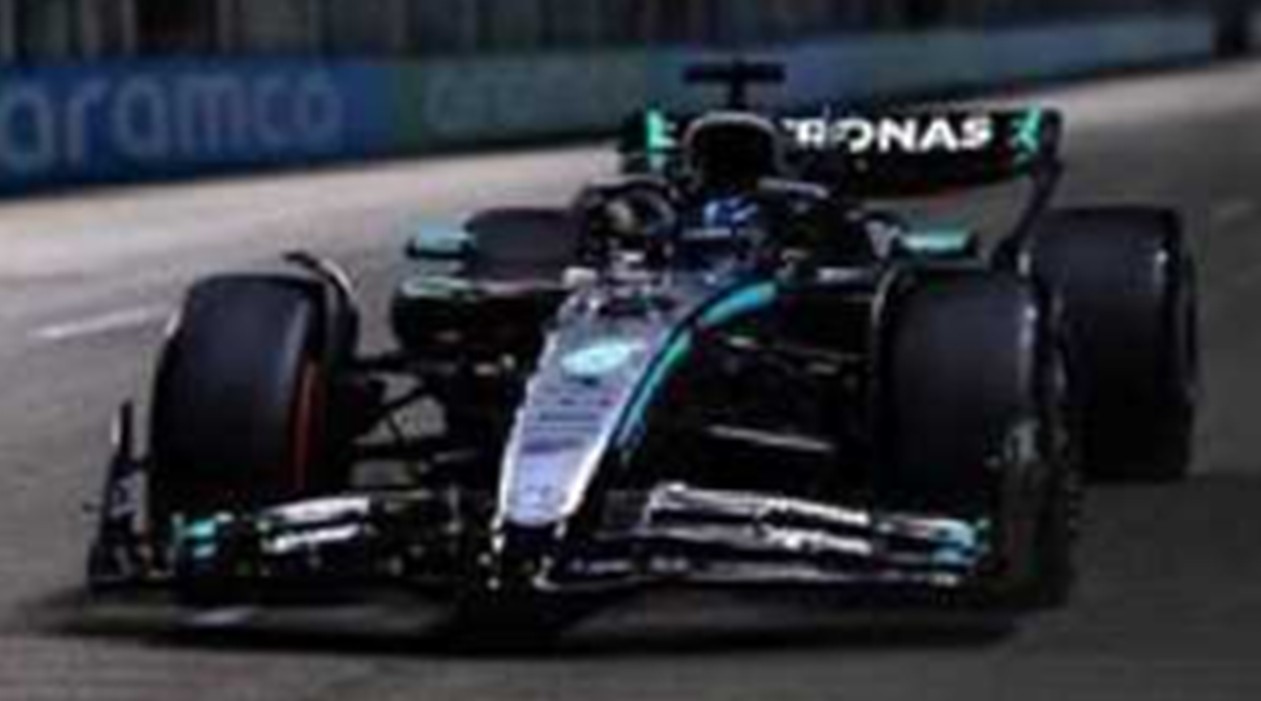 予約品　2026年4月頃　ミニカー　Spark（スパーク）レジンモデル　1/18　18S1110　Mercedes W16 No.63 Mercedes-AMG PETRONAS Formula One Team 優勝 Singapore GP 2025 George Russell　9581677811102