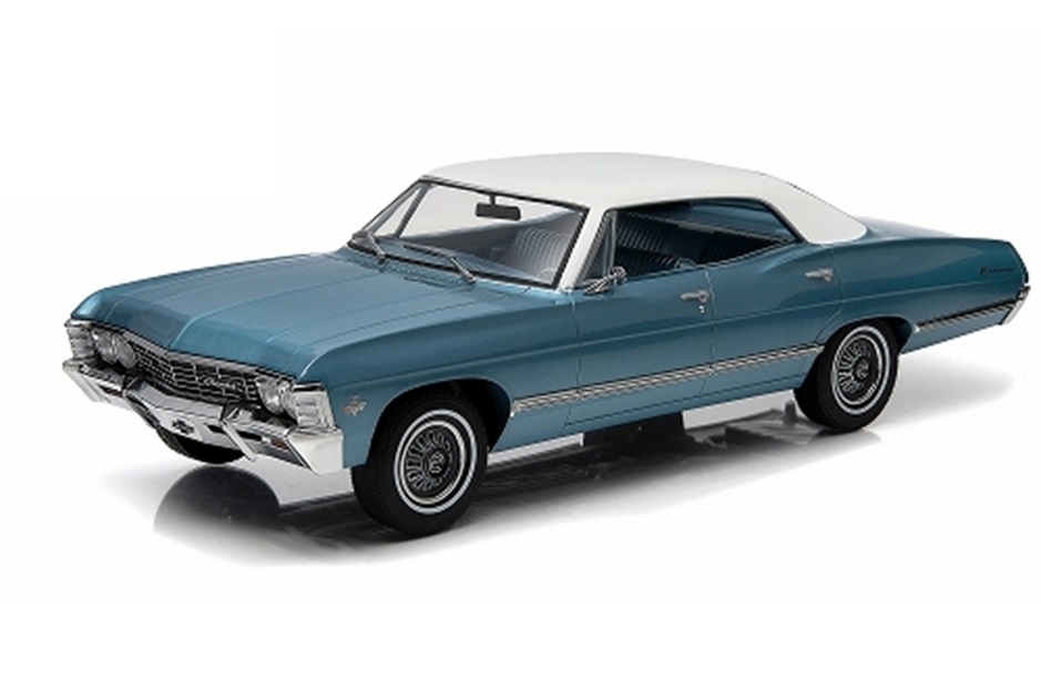 ミニカー　グリーンライト　1/18　19008　アーティザンシリーズ　1967 シボレー インパラ スポーツセダン　Nantucket Blue with White Top　810166010962