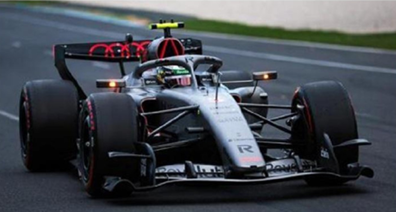 予約品　11月頃　ミニカー　SPARK（スパーク）　1/64　64S135　Audi Revolut F1 Team R26 No.5 9位 Australian GP 2026 Gabriel Bortoleto　9580006361356