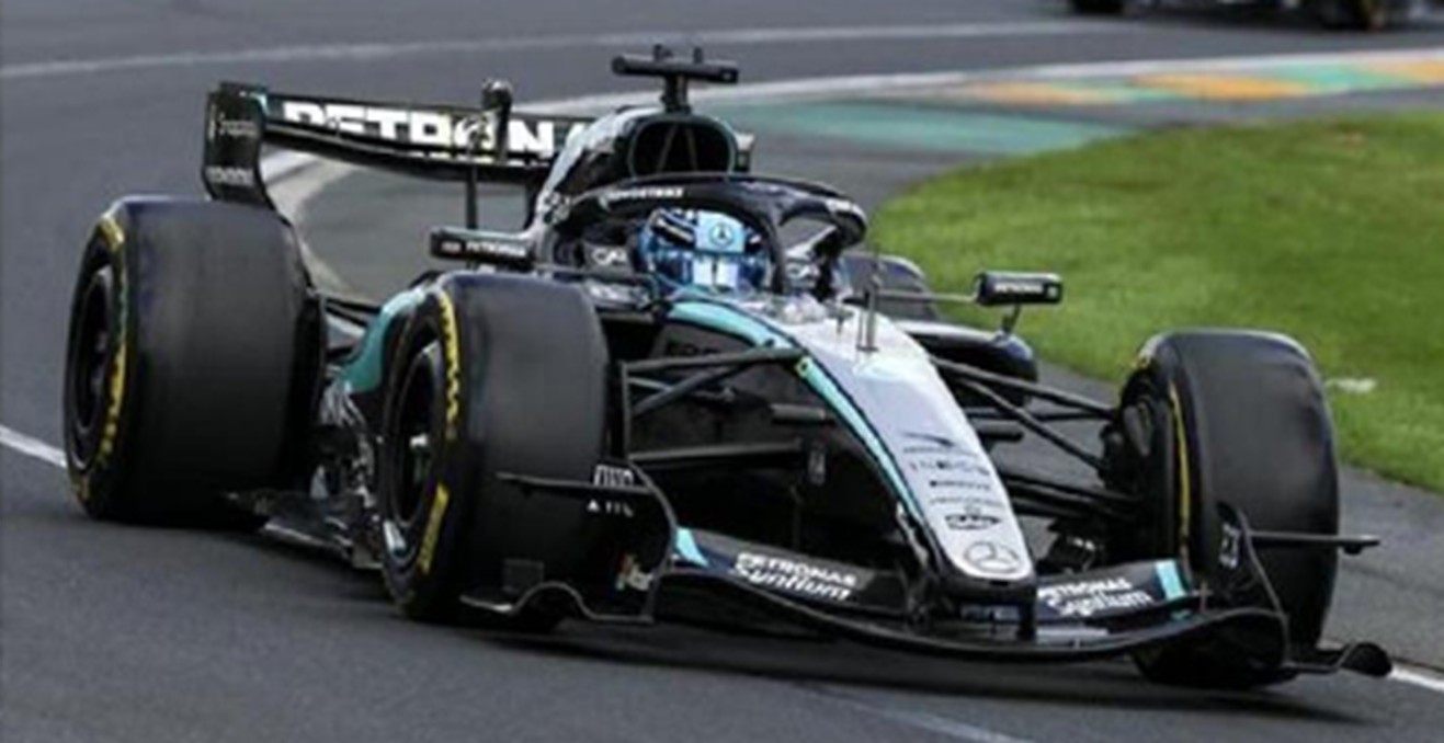 予約品　8月頃　ミニカー　SPARK（スパーク）　1/64　64S140　Mercedes-AMG PETRONAS Formula One Team W17 No.63 優勝 Australian GP 2026 George Russell　9580006361400