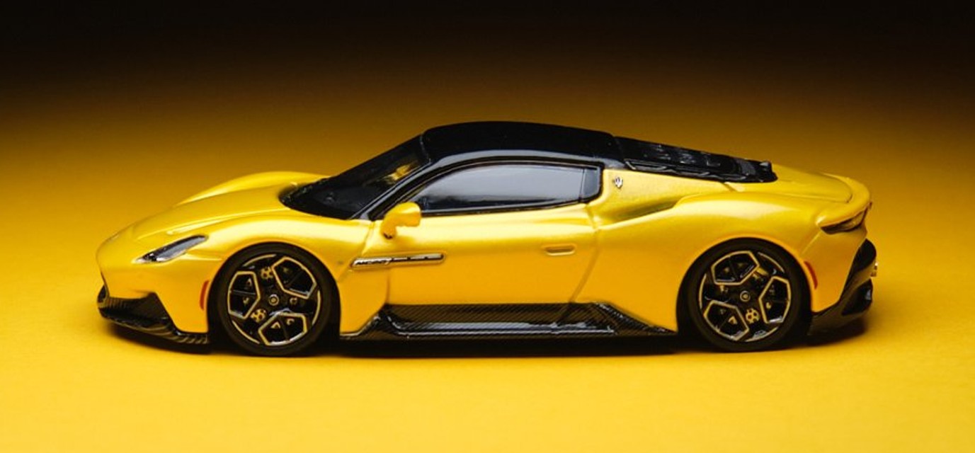予約品　2027年2月以降　ミニカー　ATS-MODELS　1/64　ATS882302　マセラティ MASERATI MC 20 イエロー　4981932089379