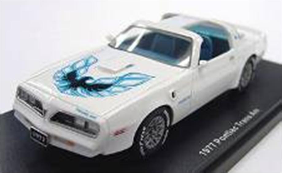ミニカー　アメリカンマッスル　American Muscle　1/43 AWR1116  ポンティアック トランザム 1977 （ホワイト）　4548565227563