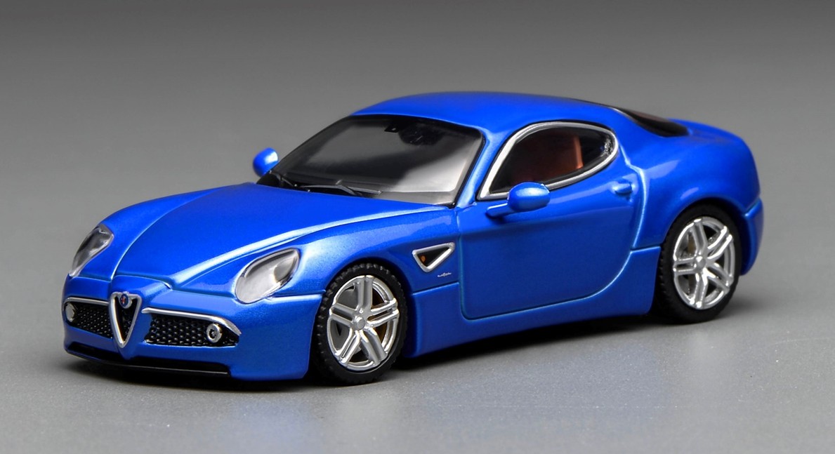 予約品　2026年2月以降順次　ミニカー  MOTORHELIX　1/64　M69055　アルファロメオ Alfa Romeo 8C Competizione 2008 Blu Magnetico Met　4573630206075