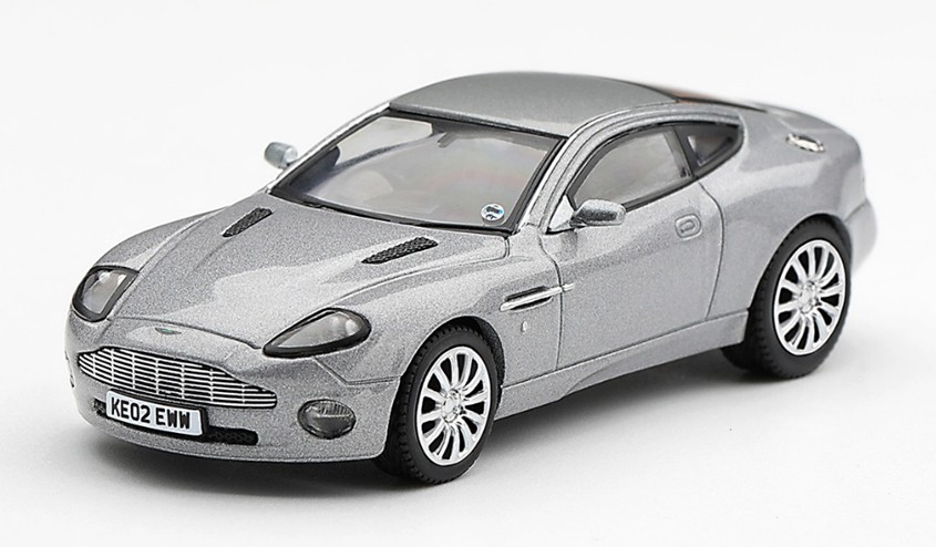 予約品　2027年3月以降順次　ミニカー　MINI-GT　1/64　MGT00926-007E　アストンマーチン V12 ヴァンキッシュ 「ダイ・アナザー・デイ」 英語版パッケージ　840456312605