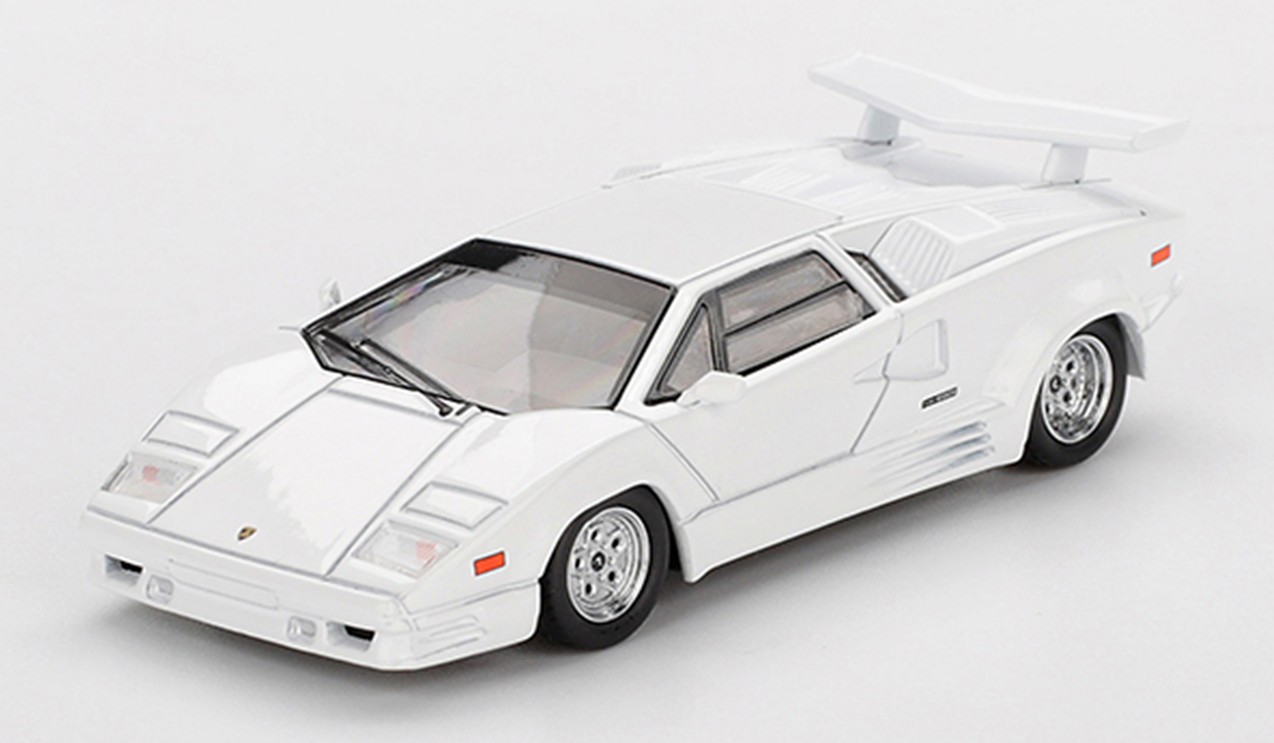 ランボルギーニ　カウンタック　クリスタル　ガラス　置物　台座付き ランボルギーニ カウンタック クリスタル ガラス 置物 台座付き