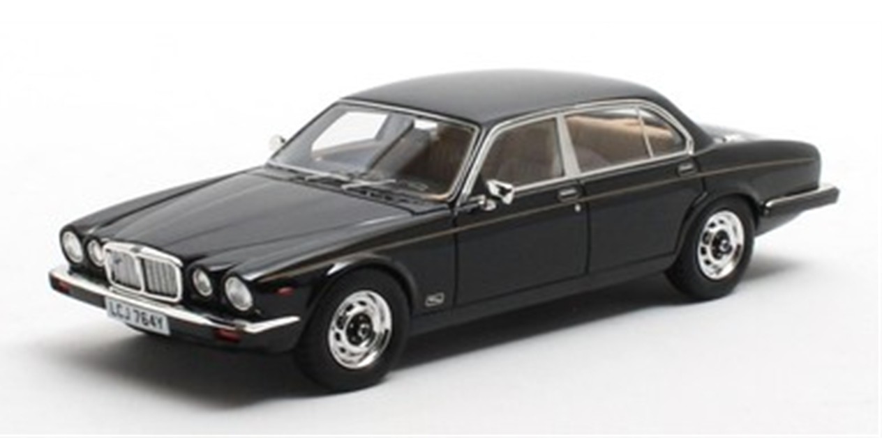 ミニカー　MATRIX（マトリックス）　レジンモデル　1/43　MX41001283　ジャガー XJ6 Slll 4.2 1979-85 ブラック　4907981693602