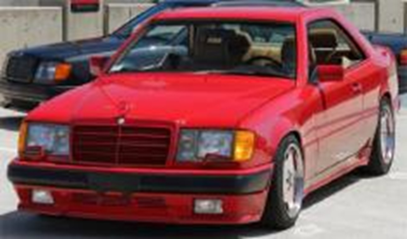 予約品　2026年5月頃　ミニカー　SOLIDO（ソリド）  ダイキャストモデル　1/43　S4318902　メルセデスベンツ 300CE 6.0 AMG "THE HAMMER"  ワイドボディ 1988 (レッド)　3663506044892