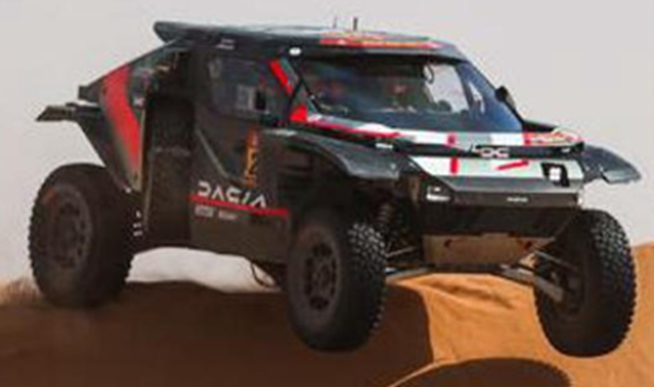 予約品　2027年1月頃　ミニカー　Spark　レジンモデル　1/43　S6266　Dacia Sandrider No.223 7位 Dakar Rally 2026 L. Moraes D. Zenz　9580006962669