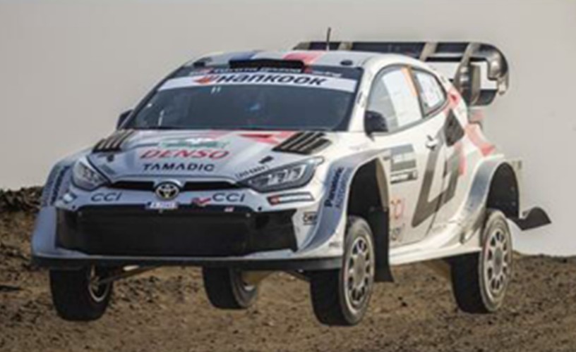 予約品　11月頃　ミニカー　Spark　レジンモデル　1/43　S6911　トヨタヤリス TOYOTA GR Yaris Rally1 No.17 Toyota Racing WRC 優勝 FIA World Rally Championship 2025  S. Ogier - V. Landais with two figurines and race arch　9580006969118