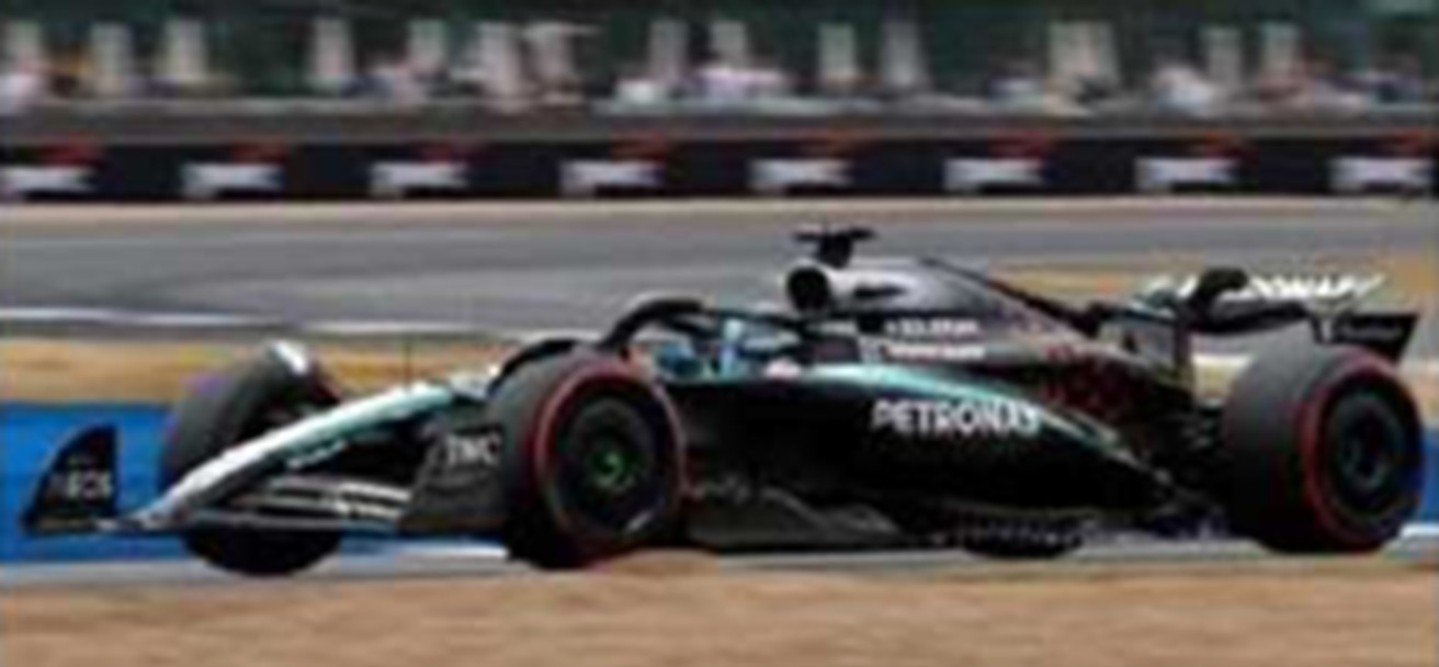 予約品　2026年2月頃　ミニカー　Spark（スパーク）レジンモデル　1/43　S9598　Mercedes W16 No.63 Mercedes-AMG PETRONAS Formula One Team British GP 2025 George Russell　9580006995988