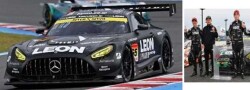 予約品　2026年3月頃　ミニカー　Spark（スパーク）レジンモデル　1/43　43SGT2025C3　LEON PYRAMID AMG K2 R&D LEON RACING No.65 GT300 Class Champion SUPER GT 2025 N. Gamou - T. Suganami with champion board　9580006542427