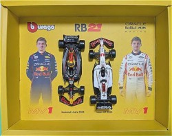 予約品　8月頃　ミニカー　BURAGO（ブラゴ） ダイキャストモデル　1/43　BUR38099　オラクル レッドブル レーシング RB21 2025 No,1  M.フェルスタッペン 2台セット(ブルー：ホワイト)　4548565525898
