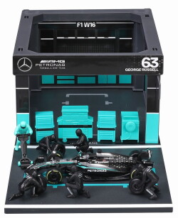 予約品　11月頃　ミニカー　BURAGO（ブラゴ） ダイキャストモデル　 1/43　BUR38458R　メルセデス-AMG ペトロナス F1チーム PIT PASS セット W16 No.63 G.ラッセル　4548565530076