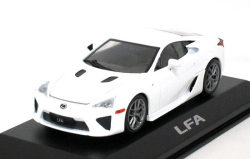 ミニカー　MINICHAMPS 1/43 海外ディーラーモデル　レクサス　LFA (ホワイト）左ハンドル