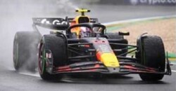 予約品　10月頃　ミニカー　SPARK（スパーク）レジンモデル　1/43　S9577　Red Bull Racing No.30 Oracle Red Bull Racing Australian GP 2025 Liam Lawson　9580006995773