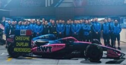 予約品　2026年7月頃　ミニカー　Spark（スパーク）レジンモデル　1/43　S9673　BWT Alpine Formula One Team A525 No.10 Las Vegas GP 2025 Pierre Gasly with pit board　9580006996732