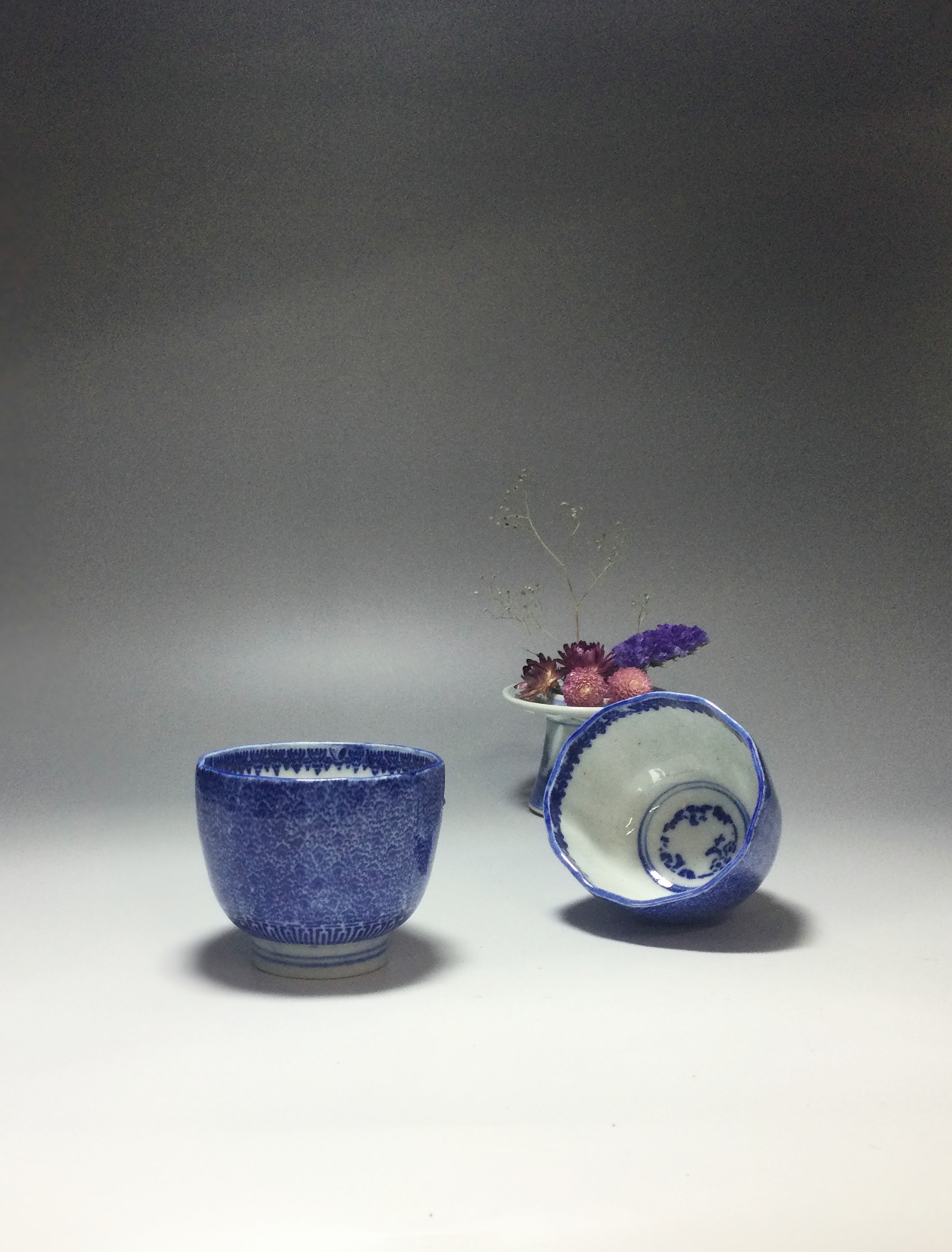 こぶりの染付印判みじん猪口見込みに松竹梅紋様二個組（A）