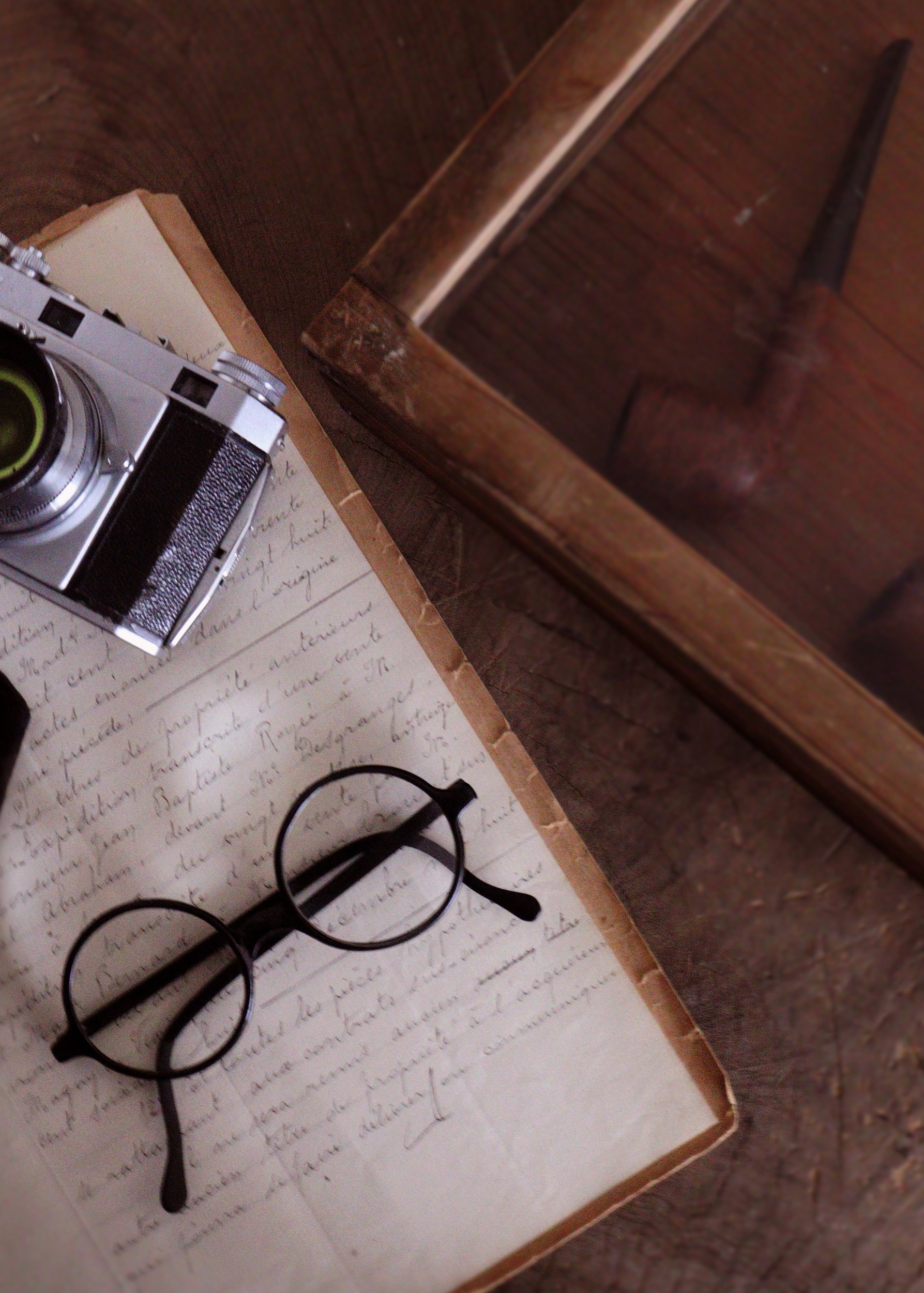 セルロイドの眼鏡　黒縁眼鏡　おしゃれ眼鏡　めがね