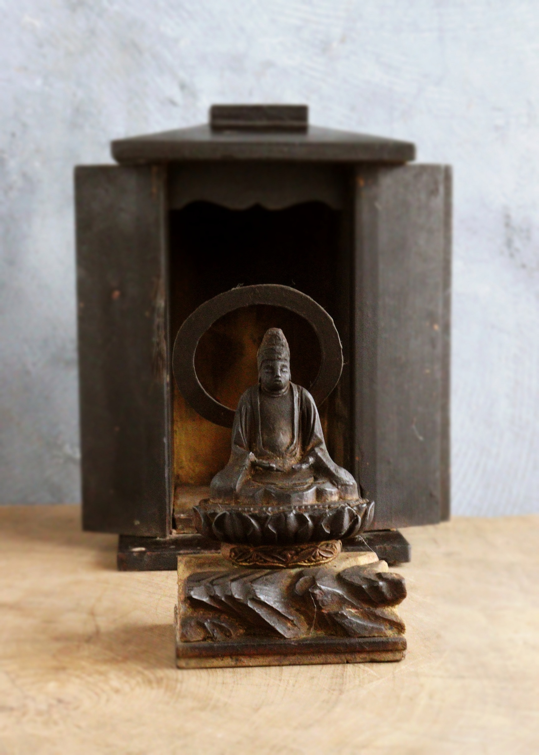 坐像菩薩坐蔵 厨子 小仏 仏像 時代仏 骨董 仏教美術 古仏 木