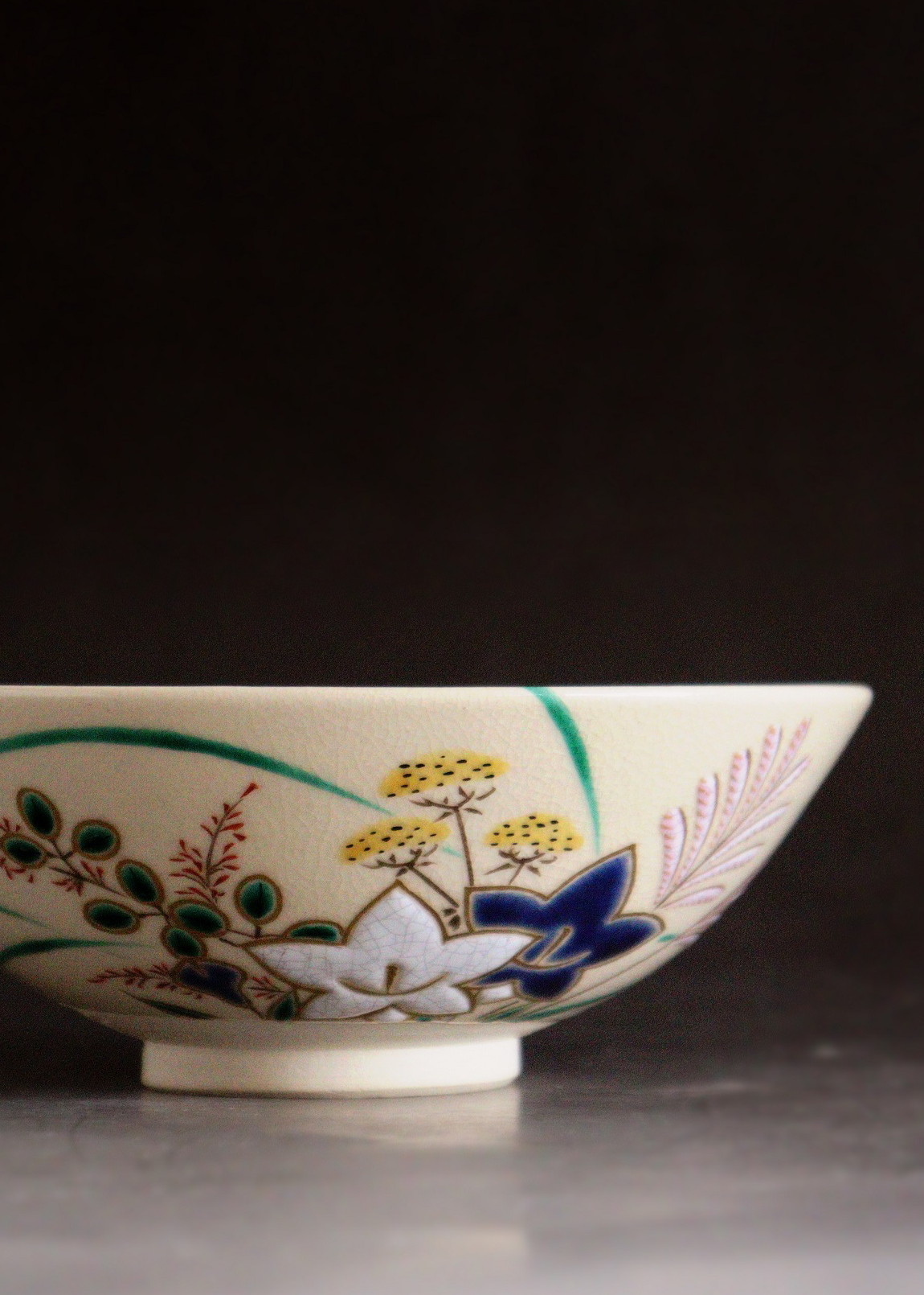 茜窯　初代岡田華渓作　平茶碗　抹茶碗　茶道具　　女流陶芸家