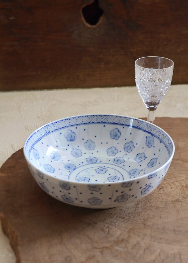 染付梅紋様大鉢　和食器　和骨董　210ｍｍ