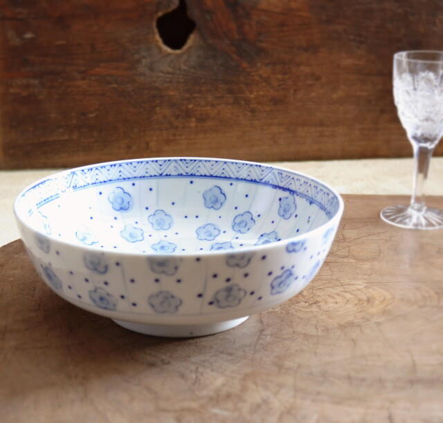 染付梅紋様大鉢　和食器　和骨董　210ｍｍ