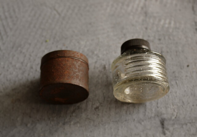 卵焼き器フライパンと塩コショウ入れと小瓶セット　古道具