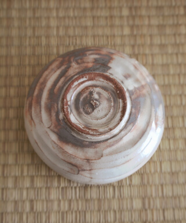 平安京泉作　白釉茶碗　粉引茶碗　平茶碗　茶道具　抹茶碗　白泥茶碗