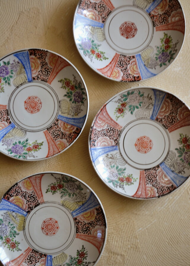 色絵印判花籠.唐草紋8寸皿　一枚　　色絵皿