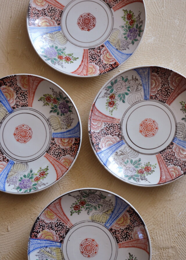 色絵印判花籠.唐草紋8寸皿　一枚　　色絵皿